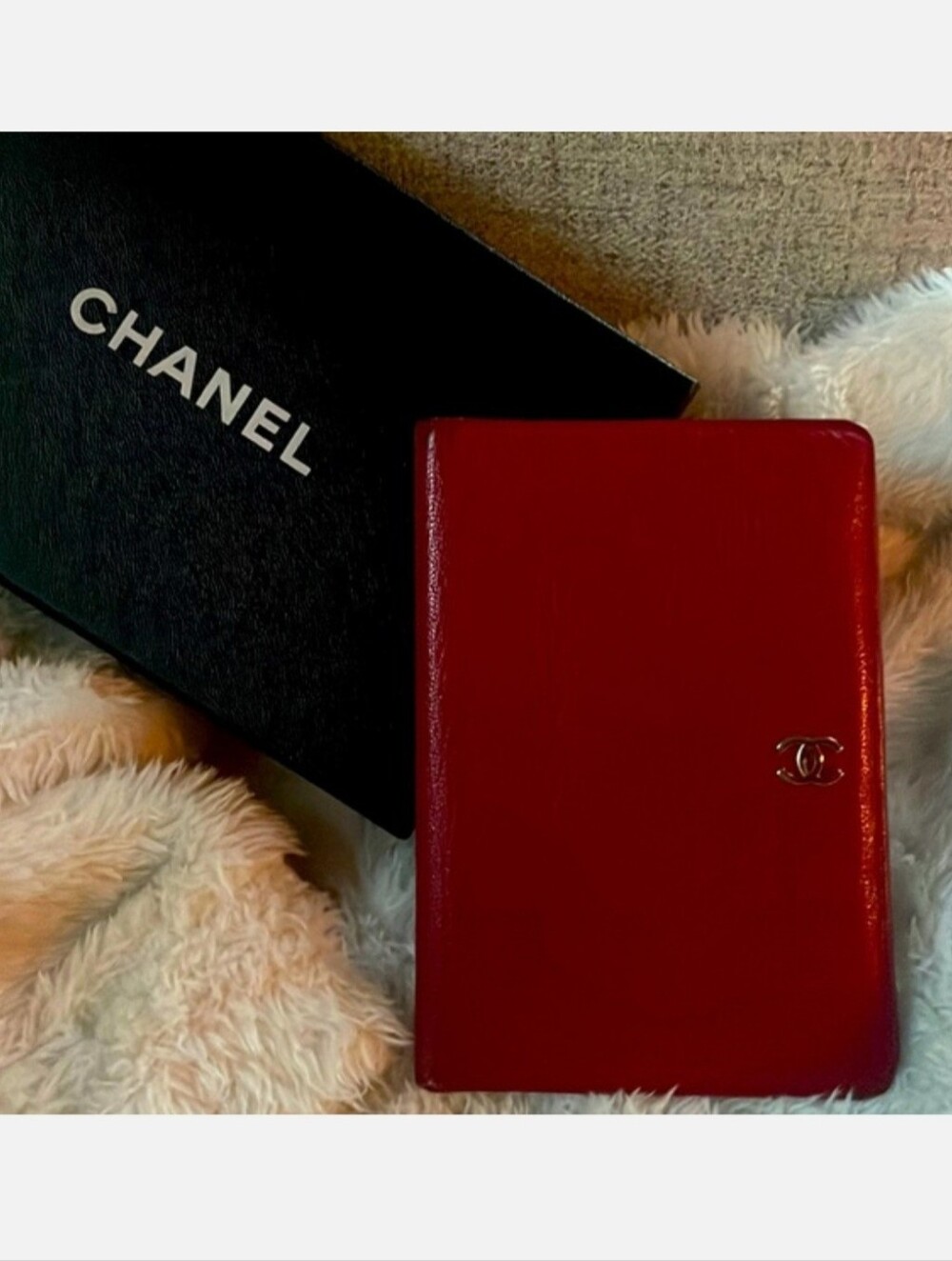 CHANEL Red Patent Leather Bi-Fold Wallet with CC Emblem